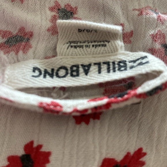 Billabong size large top. Adjustable straps ruffle tie cami red cream black - Picture 4 of 6